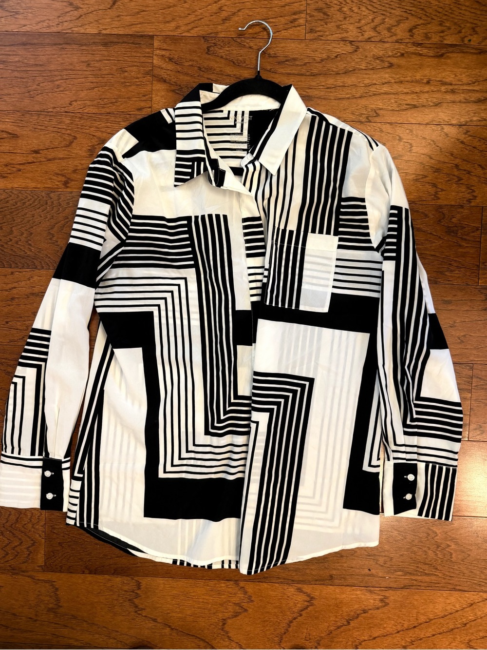 Nine West Black & White Geometric Button-Down Shirt